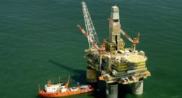 Petróleo dispara após retomada de ataques entre EUA e Irã e bloqueio do estreito de Ormuz