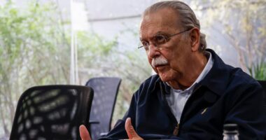 Problemas de governança e situação fiscal estão paralisando o País, diz Mendonça de Barros