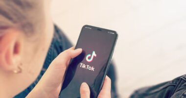 TikTok vai reforçar detecção de contas que divulgam vídeos gerados com IA