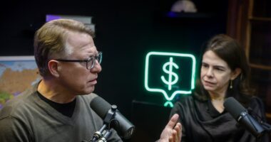 Cenário preocupa e Brasil tem desaceleração contratada em 2027, dizem Marcos Lisboa e Solange Srour