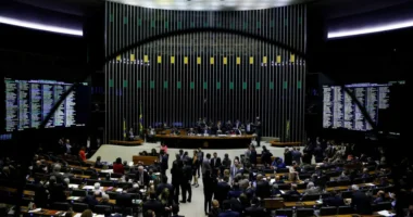 Congresso retorna com dúvidas sobre PEC do fim da 6x1 e prioridade para pautas do agro