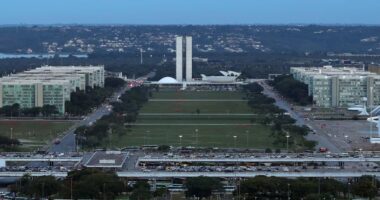 Déficit real aumenta e governo tende a cumprir meta fiscal graças a exceções, diz IFI