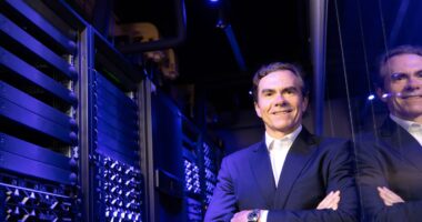 Escassez de chips de memória deve continuar por, pelo menos, mais um ano, diz presidente da Dell