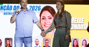 Fiscal terá gatilho para cortar gastos quando dívida/PIB atingir certo nível, diz Flávio Bolsonaro