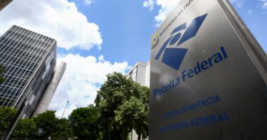 Governo usa reforma tributária em narrativa eleitoral e informações confundem contribuinte