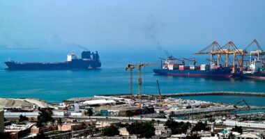 Grandes petrolíferas mundiais registram lucros cada vez maiores com guerra prolongada no Irã
