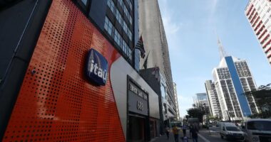 Juros e volatilidade global esfriam receitas de bancos de investimento