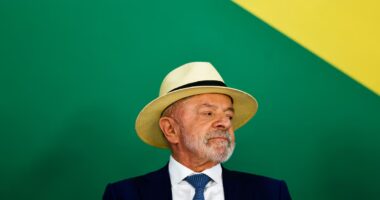 Lula diz que teto de gastos limita investimento e que ‘Estado foi aprisionado pela Faria Lima’