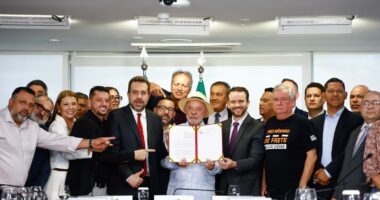 Lula sanciona MP do frete e veta ‘jabuti’ que anistiava caminhoneiros bolsonaristas