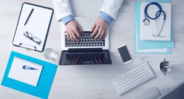 "O que fazer quando o(a) empregado(a) apresenta atestado médico, mas o INSS não o(a) considera incapacitado para o trabalho?"