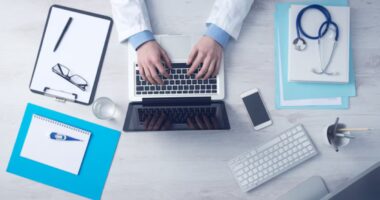 "O que fazer quando o(a) empregado(a) apresenta atestado médico, mas o INSS não o(a) considera incapacitado para o trabalho?"