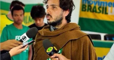 Renan Santos mira ataques a Flávio em evento do Missão e defende 'matar quem roubar'