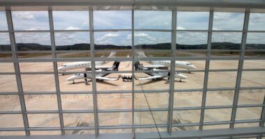 Anac propõe regras para cumprimento de metas de emissões da aviação e prevê multas