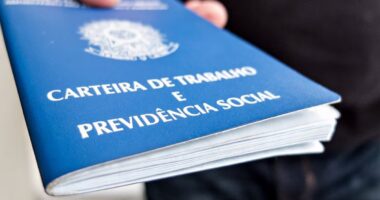 Brasil gera 165,8 mil vagas de emprego formal em agosto, aponta Caged