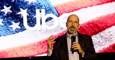 CEO da Uber diz que demissão de 3.300 funcionários pode reduzir preço de sua próxima corrida