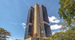 Copom reduz taxa de juros em 0,25 ponto pela 5ª vez e Selic cai a 13,75% ao ano