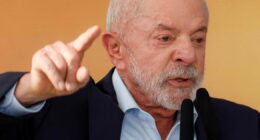Lula diz que BC independente não resolve problemas e defende interferência do presidente na economia