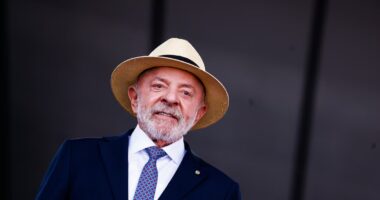 Lula diz que governo ‘deixou de investir’ R$ 47 bi no País para evitar aumento dos combustíveis