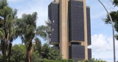 Mercado reduz projeção da inflação para abaixo de 5% e prevê PIB menor em 2026