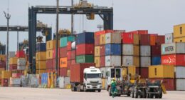Porto de Santos bate recorde na movimentação de contêineres em agosto