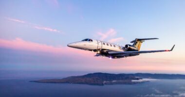 Pouso automático e autonomia de 3,8 mil km: como será voar no novo jato da Embraer