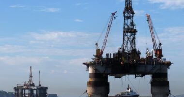 Preço do petróleo dispara após Trump rejeitar proposta de trégua do Irã