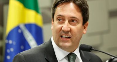 Vorcaro via ex-diretor do BC como ‘anjo na vida’ e pediu ajuda sobre mudança em fundo de pensão