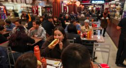 Crise no Chile afeta até uma das mais democráticas comidas do país: o cachorro-quente ‘completo’