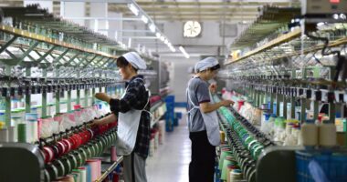 Economia da China acelera 4,5% no 3º trimestre, impulsionada por exportações robustas