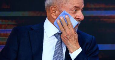 Fim da escala 6X1 pode estimular pejotização e informalidade, alerta professor da FGV