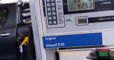 Governo vai renovar subvenção de R$ 2,12 por litro do diesel por um mês