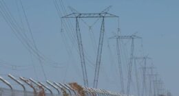 IPCA-15 desacelera em outubro e fica em 0,32%, abaixo do esperado