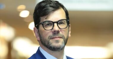 Lula precisa articular um grande diálogo para fazer o ajuste fiscal já, diz presidente da Abiquim