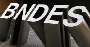 Papel do BNDES terá de ser repensado no novo governo, por falta de margem fiscal, dizem analistas