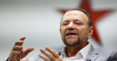 Presidente do PT diz que Lula assumiu compromissos com mercado e nega Alckmin definido na Fazenda