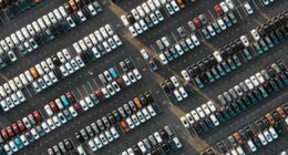 Vendas de veículos caminham para fechar 2026 no maior patamar em 12 anos